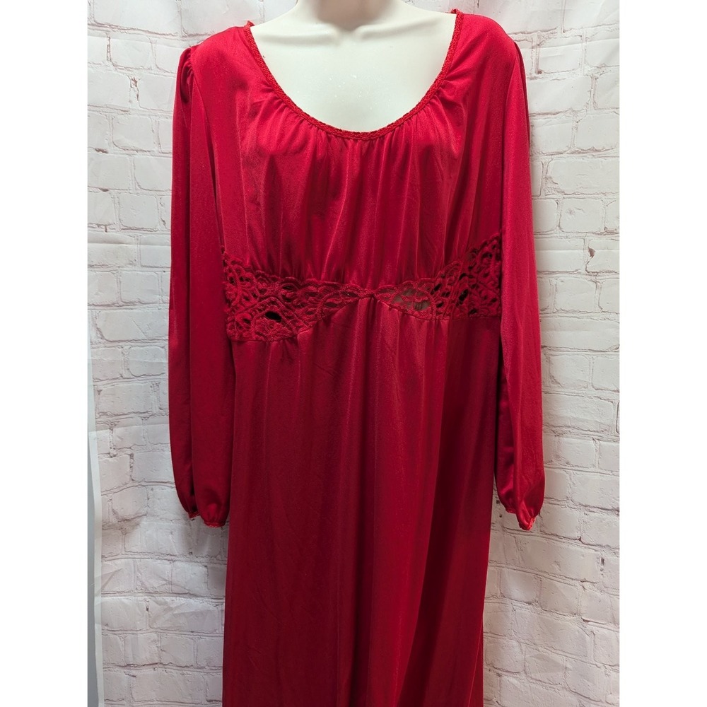 Shadowline Red Long Sleeve Nightgown Lace cutouts Medium vintage READ